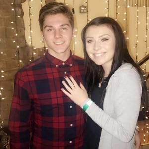 Meet your Posher, Kenzie